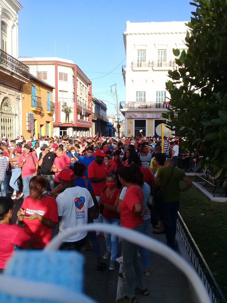 israel_baro's tweet photo. Masiva concentración del pueblo de #Matanzas previo al acto por el 69 Aniversario del Asalto al Cuartel Moncada. #MatancerosEnVictoria #VamosConTodo #CubaViveEnSuHistoria @SuselyMorfaG @mariofsabines @CaridadPoey @RamonGomezMedi4 @DiosenisS https://t.co/kEZ13TICY5