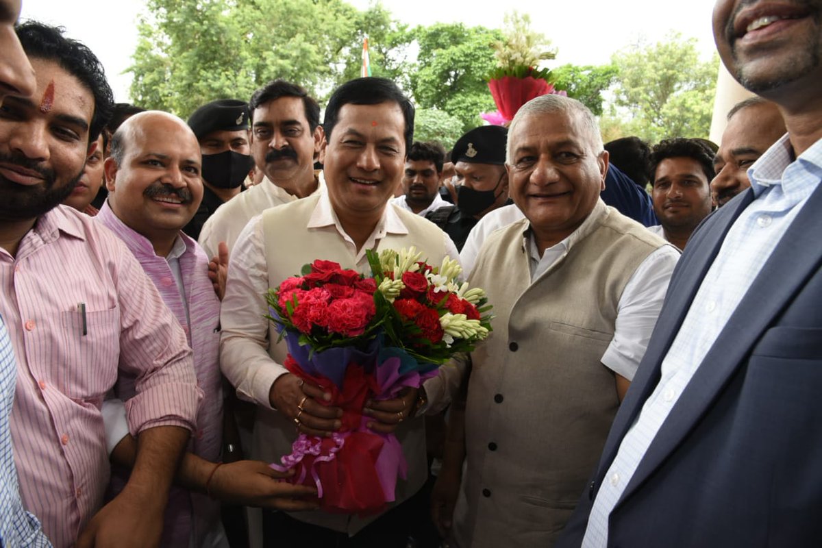 moayush's tweet photo. Hon'ble Union Minister, Ayush, Shri @sarbanandsonwal visited the National Institute of Unani Medicine (NIUM), Ghaziabad today. He inspected the newly constructed campus &amp; said that MoA has undertaken many steps to develop apex Institutes for education &amp; research in Unani Medicine https://t.co/txDxPIk1cK