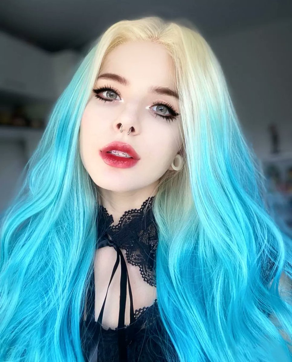 elviratrepovici's tweet photo. A new wig, I present to you this wonderful wig from @feshfen , it looks so natural, I love the colors, especially the fact that it has a natural shine.Don't forget to discount code elvira18
-
-
#feshfen #feshfenwig #pastelgoth #animegirl #gothgirl https://t.co/My0EAG859U