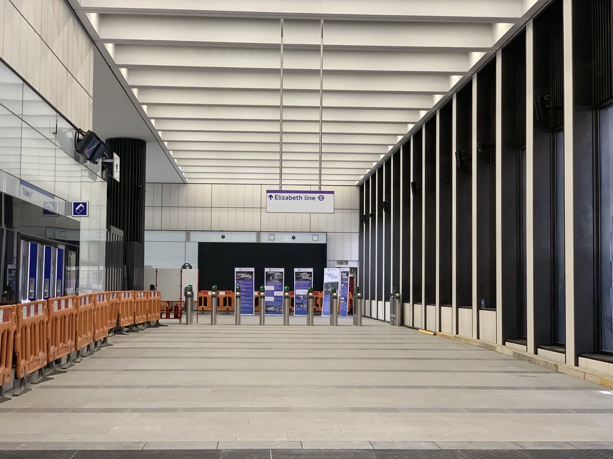 Zeldieralt's tweet photo. I got the opportunity to finally visit Bond Street 👌 #Elizabethline https://t.co/6hns4DHZuj