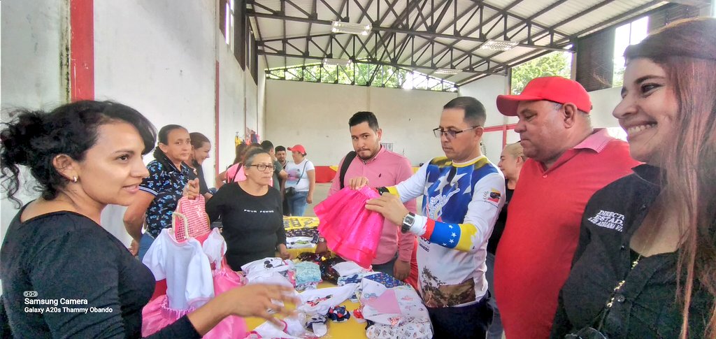 Sedebat_'s tweet photo. Extraordinaria Feria de Emprendedores #Clap se llevó a cabo en el Mpio. #Torbes, gracias al  Alcalde Gustavo Canelones, @VivasYraima Tutora @tachira_gmas al @MincomercioTach y @EmprendeTch por la organización de este importante evento para nuestra gente https://t.co/ZZ4qq0bsIo