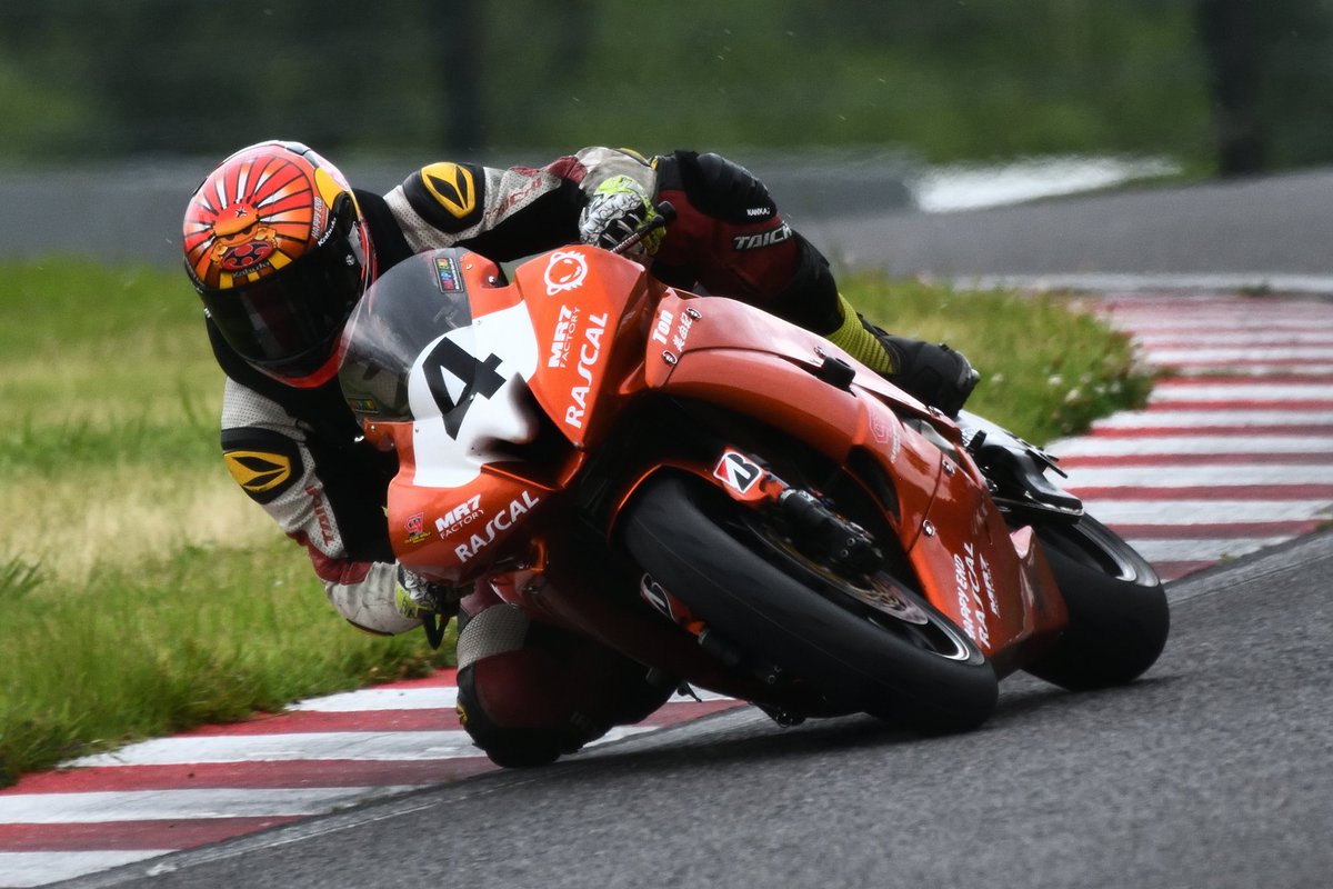 Suchiru093's tweet photo. 鈴鹿サンデーロードレース 2022
第5戦 インターST600R
小松孝章選手!
#鈴鹿サンデーロードレース #ST600R #YAMAHA #小松孝章 #鈴鹿サーキット https://t.co/98AKp4ye0U