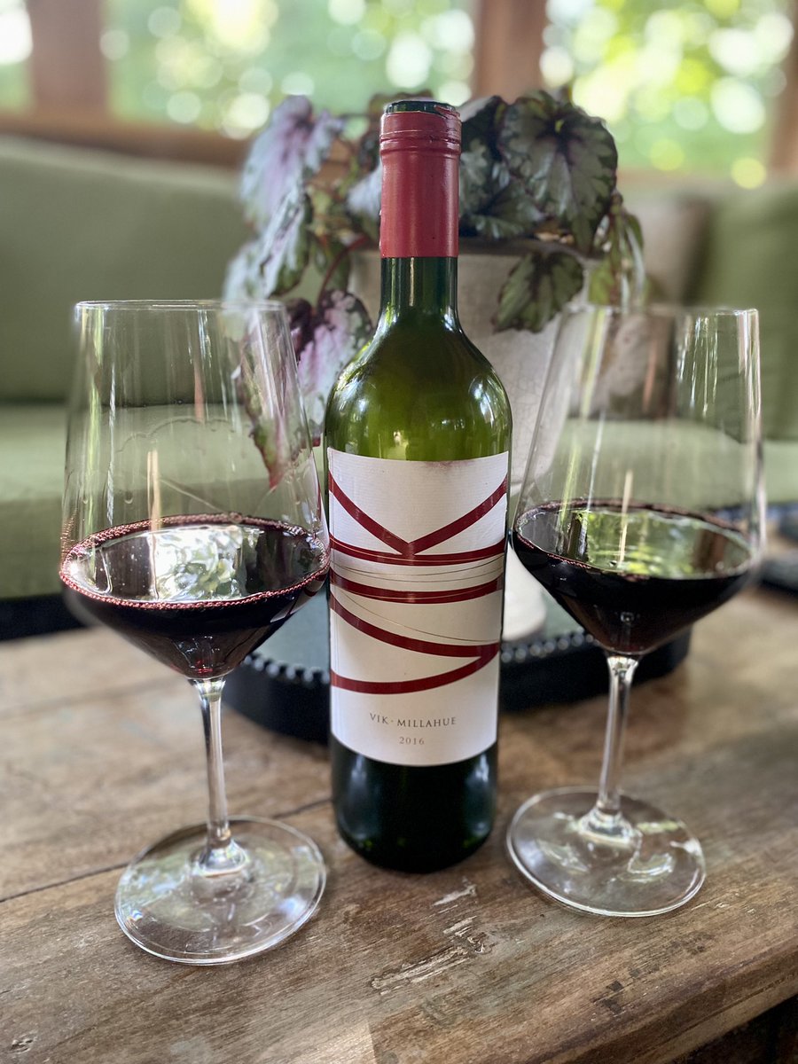 Sharing my #saturdaysip a little late! It’s been a great weekend so far. #WIYG #chile #bordeauxblend #cachapoalvalley #wine #saturdayvibes #sidehustlewino