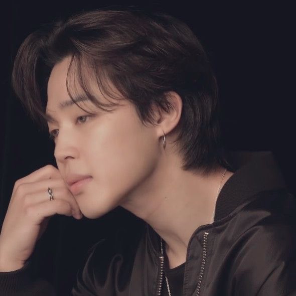 minniestudio's tweet photo. this jimin 🖤 https://t.co/63ebDvgp5p