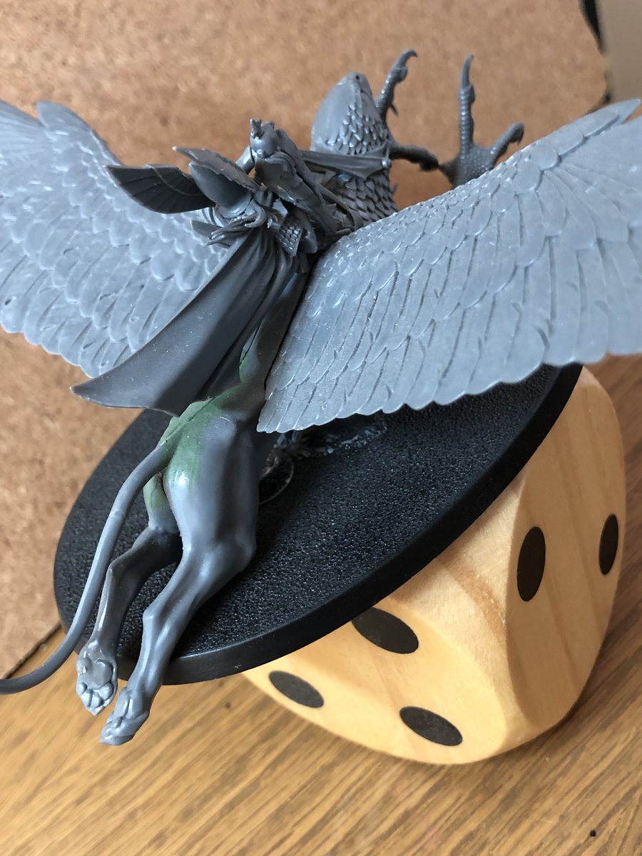 #WARMONGERS  
Elf general from Idle of Blood with cool falcon/bird conversion! 
For sale….❤️