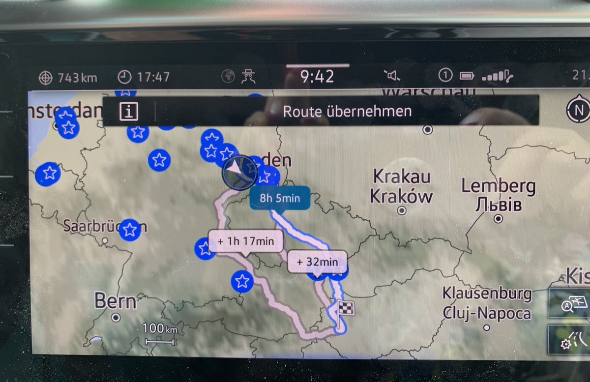 mathilda_moos_'s tweet image. #muttireist 
Der gestrige Tag in Bildern. Gefühlt waren wir Jahre unterwegs, jedenfalls, wenn man meinen Rücken befragen würde. 
Für mich hat es sich jetzt schon gelohnt. Wunderschöne Landschaften zogen an uns vorüber. 
#DerWegIstDasZiel