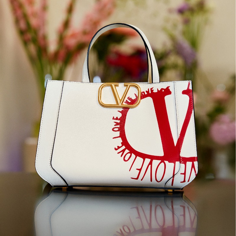 MaisonValentino's tweet photo. The universal sign of love, designed to be shared.​

In celebration of Chinese Valentine's Day, a special selection of #ValentinoGaravaniAllAroundLove accessories feature the iconic logo, donning a limited-edition heart.​

Shop the capsule, available at https://t.co/qgGhibRY53