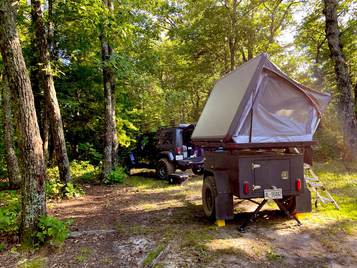 CraftDarrin's tweet photo. Weekend camping in Linville. #Jeep #GOFSR #Wrangler #ecoflow #overlanding #alpicool @gofsr @THEJeepMafia @EcoFlowTech https://t.co/g3crvZiZiu