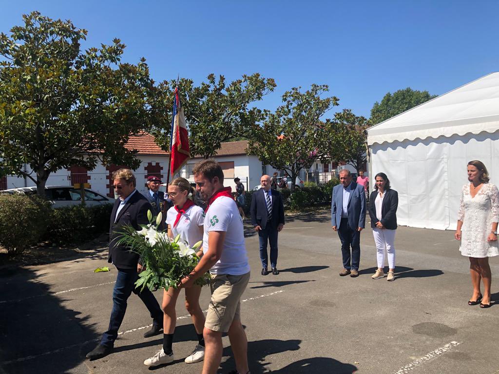 max_brisson's tweet photo. 🎷Au fêtes de #Urcuit où après la messe et l’hommage aux Morts pour la France, le Maire Raymond Darricarrère a mené de main de maître un hommage appuyé aux jeunes espoirs du sport issus du village et aux présidents successifs du #Denekbat, le grand club de la commune.
#NiveAdour https://t.co/ipxvZqPAp8