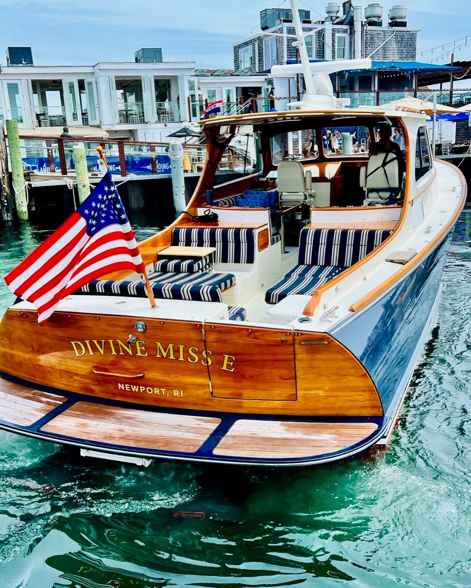 SpringlineCoffe's tweet photo. A nice Sunday drive to grab a coffee on the wharf 😎 https://t.co/Z2NI8KPi3O