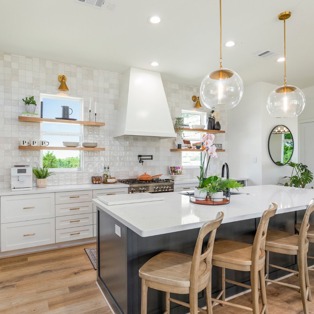 A wall of Zellige tile is our latest obsession. 

#Studiofain
#interiordesigner

#kitchendesignideas #kitchensofinstagram #bespokekitchen #luxurykitchendesign #kitchenideas #luxurylifestyle #instalike