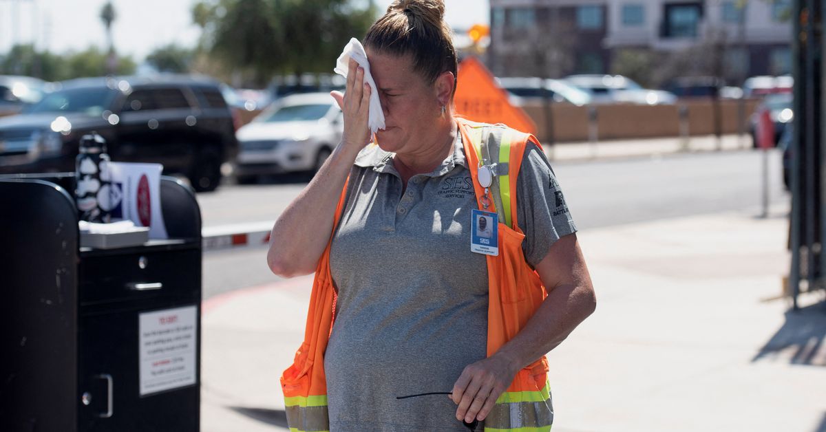 Explainer: What is behind the heat waves affecting the United States? reut.rs/3BddrWB