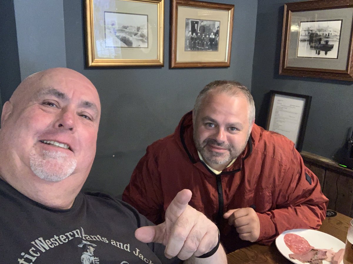 Freemasonbelow's tweet photo. Lovely evening in the Taffs Well Inn, @ our brothers pub last night. In the company of HPC master elect Bro Wes Simmons, landlord Bro Mike Shallish of Ystrad Mynach lodge,WBro Hopkin Smith of Princes lodge,WBro Mike Cotter soon to be of Engineers lodge, and myself! @TaffsWellInn https://t.co/Ru69WMvtCk