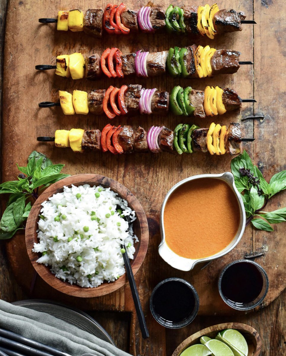 Zimmy's Nook (@zimmysnook) on Twitter photo Thai Red Curry Beef Kabobs🔥
When <a href="/OntarioBeef/">Ontario Beef</a> invited us to participate in their Ontario Beef BBQ Battle – Crazy for Kabobs,our 1st stop was a local butcher who’s always stocked with the best cuts of beef! 1/2
Recipe 👉 zimmysnook.ca/thai-red-curry…
#ad #CrazyForKabobs Thai Red Curry Beef Kabobs🔥
When <a href="/OntarioBeef/">Ontario Beef</a> invited us to participate in their Ontario Beef BBQ Battle – Crazy for Kabobs,our 1st stop was a local butcher who’s always stocked with the best cuts of beef! 1/2
Recipe 👉 zimmysnook.ca/thai-red-curry…
#ad #CrazyForKabobs