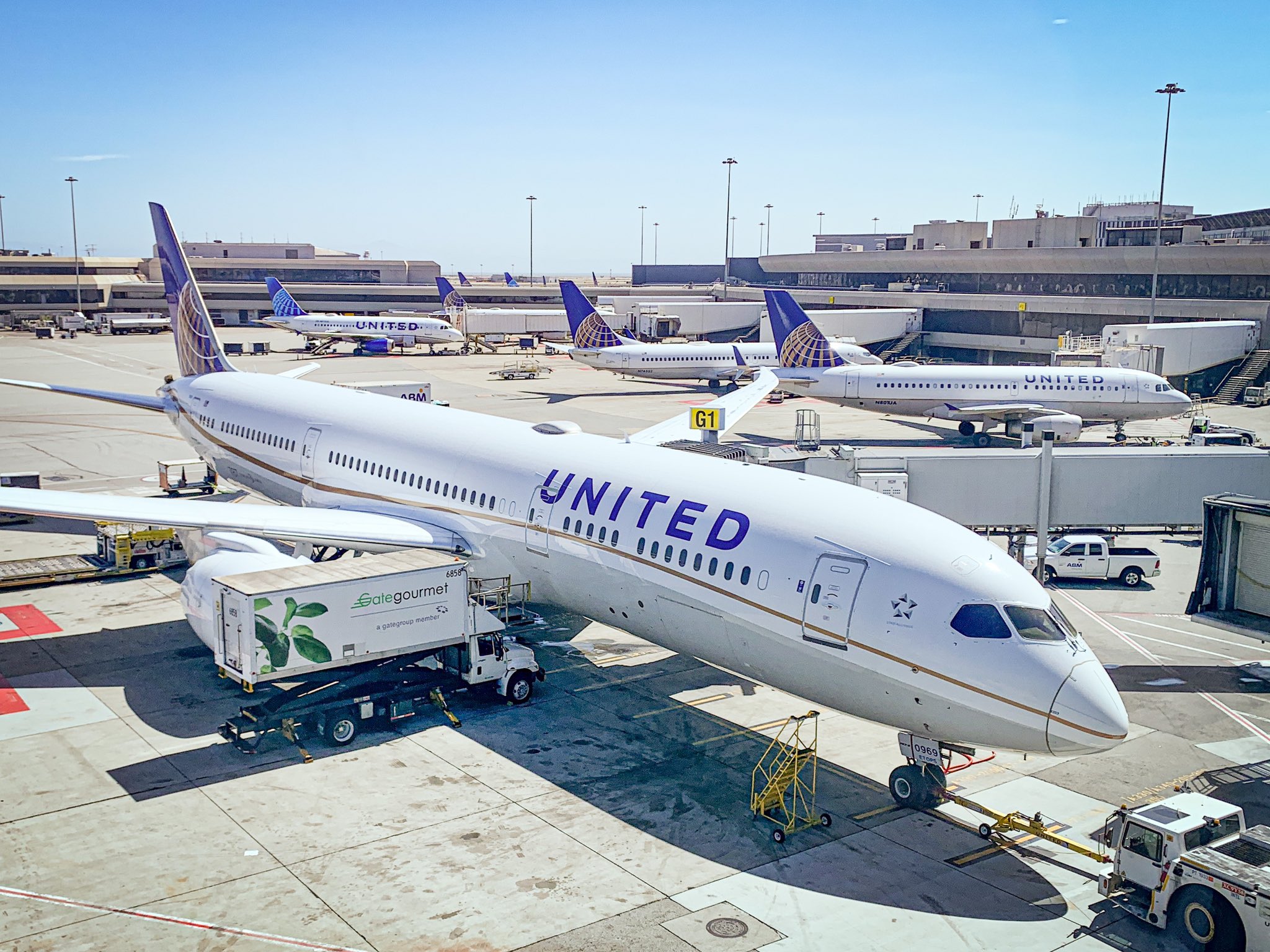 David From Simply Aviation 18 Jul 22 Ua7 Sfo Nrt 87 9 N Taking The Daytime Hop Across The Pacific On United Overall Not A Bad Flight Especially Because The Crew Was Amazing