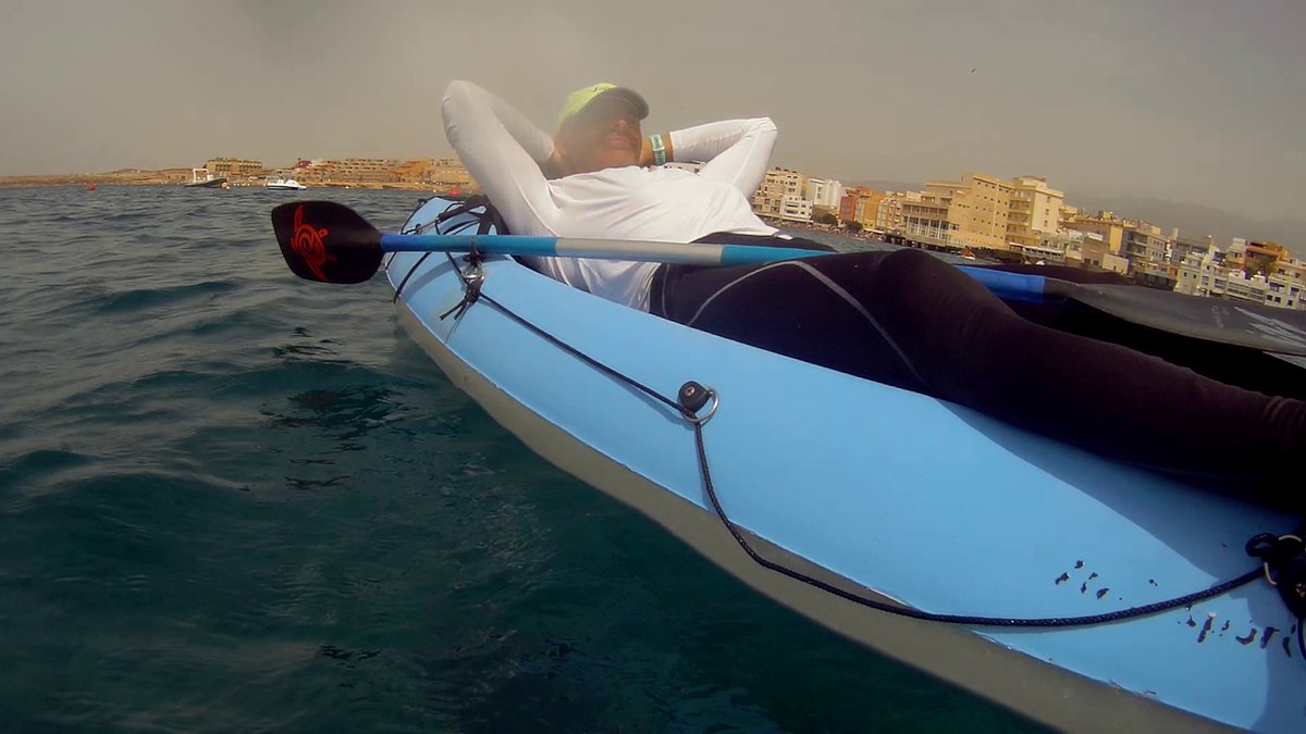 ¿Playas a tope de gente? ¿Sin espacio para una toalla? ¿Con personas fumando al lado? ¿Con música a tope que no te deja relajar? ¿Calor asfixiante?...
La solución... Píllate un #kayak!!!
#calma #relax #deporte #piragüismo #Oceans