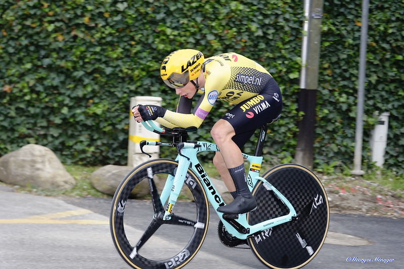 tplblog's tweet photo. Everybody points to Jumbo Visma being a better team than UAE as the reason why Vingegaard won the Tour. He won it because he ran a perfect race. Period. Put him in UAE and he'd still have won the yellow jersey. #TDF2022 #tourdefrance #cycling #ciclismo

https://t.co/OEPNHjE4q2 https://t.co/e5vX7D9mDw