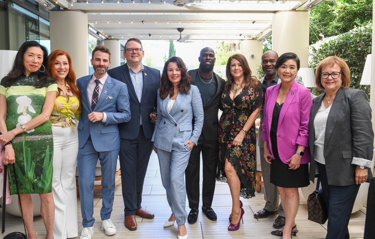 sagaftra's tweet photo. SAG-AFTRA & @NFLPA leadership came together last week for Actors & Athletes: Unions for Democracy. We were joined by US @RepJudyChu, CA @SenMariaEDurazo, actor @Alyssa_Milano ,Super Bowl champion #AndrewWhitworth, & actors @daVinchijuste, #MikeMerrill & #LazAlonso, among others. https://t.co/RsB2rLQ2A1
