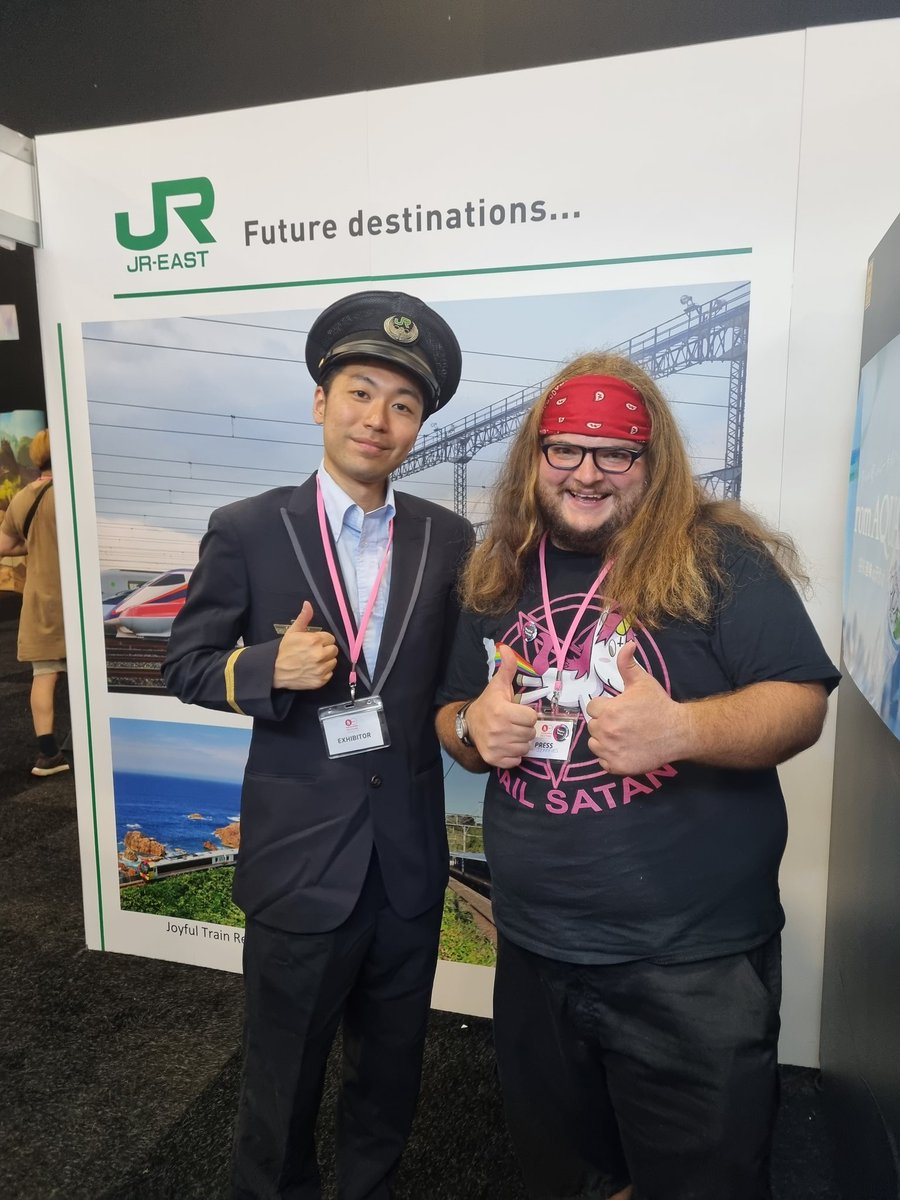 beyond_senpai's tweet photo. Senpai Tom was in his element at the East Japan Railway Company (JR East) where he got to chat all things train with the conductor.
@JREast_official
#beyond_senpai 
#HJF22
#HJ
#HYPERJAPAN
#HYPERJAPANFESTIVAL2022 https://t.co/Rg33cqZlsR