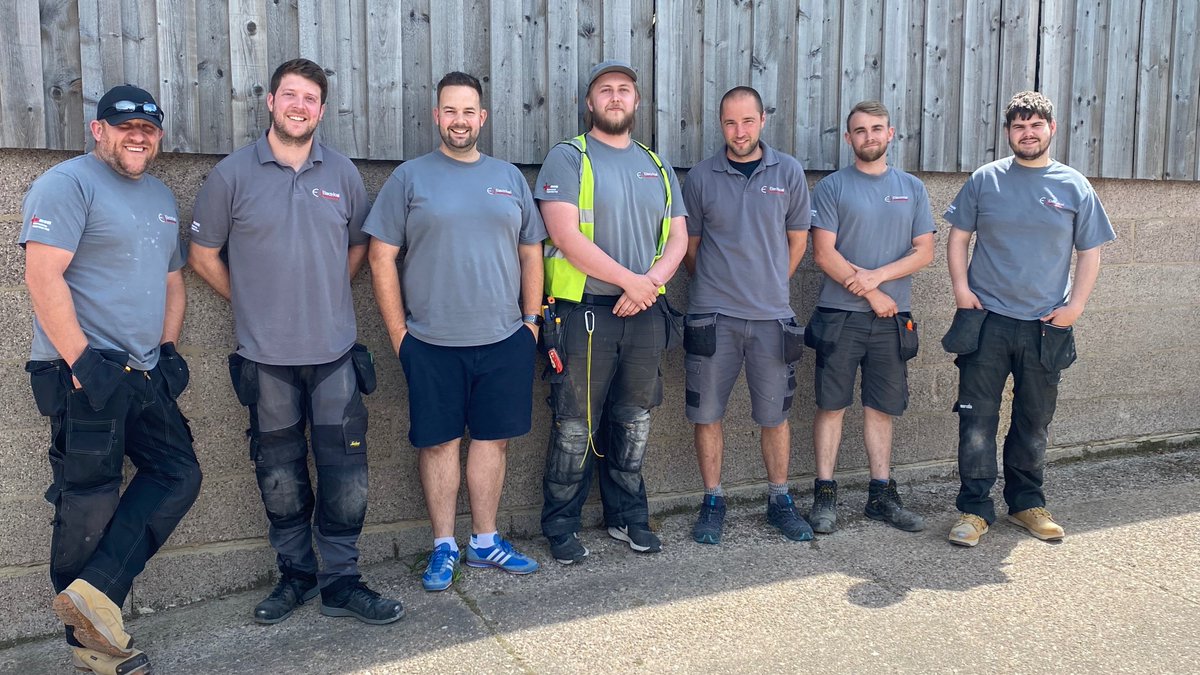 Our team on the tools. 🤩

#absolutestars #electricianinderby #chellastonelectrician #derby #electrician