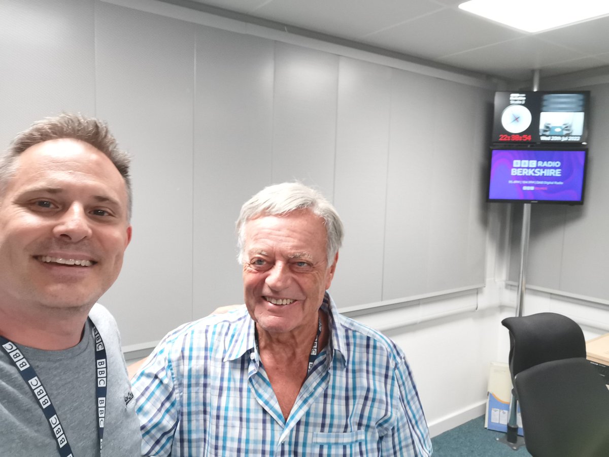 MarkCDubya's tweet image. This evening I get to work with the original king of the jungle and the king of radio! Poor @tonyblackburn gets to work with me 😩  #Onair right now on @bbcradiosussex @bbcradiosolent @bbcradiosurrey &amp;amp; BBC Radio Berkshire. After 7, all soulful tunes selected by Tony
