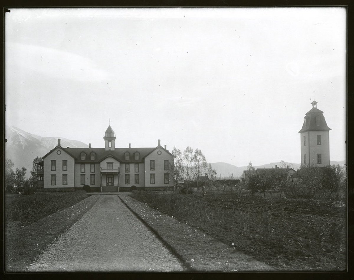 LandgrabPod's tweet photo. The Pope is in Canada this week on a "penitential pilgrimage", offering apologies to the indigenous nations who suffered from the Church's genocidal reeducation programs. In Montana, Catholics operated girls and boys boarding schools in St Ignatius from the 1880s until the 1970s https://t.co/1EN95Tyugb