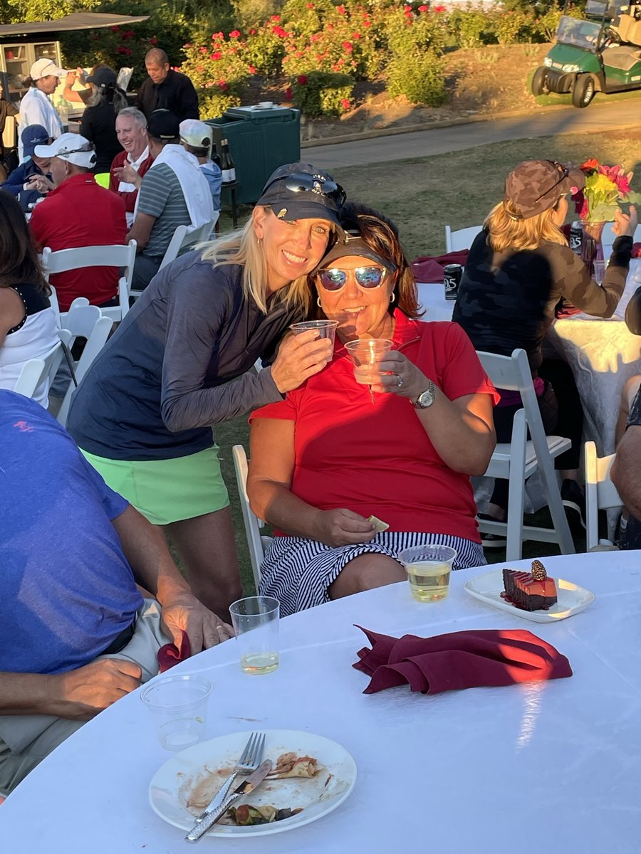 TCRubyHill's tweet image. Friday nights…Ruby Hill Style:
Sunsets ✔️
Good Friends ✔️
Racing Golf Carts ✔️
Beautiful Views of Mt. Diablo ✔️
Memorable Dinner and Drinks ✔️

Stay tuned for our next Couples Twilight to join the fun!