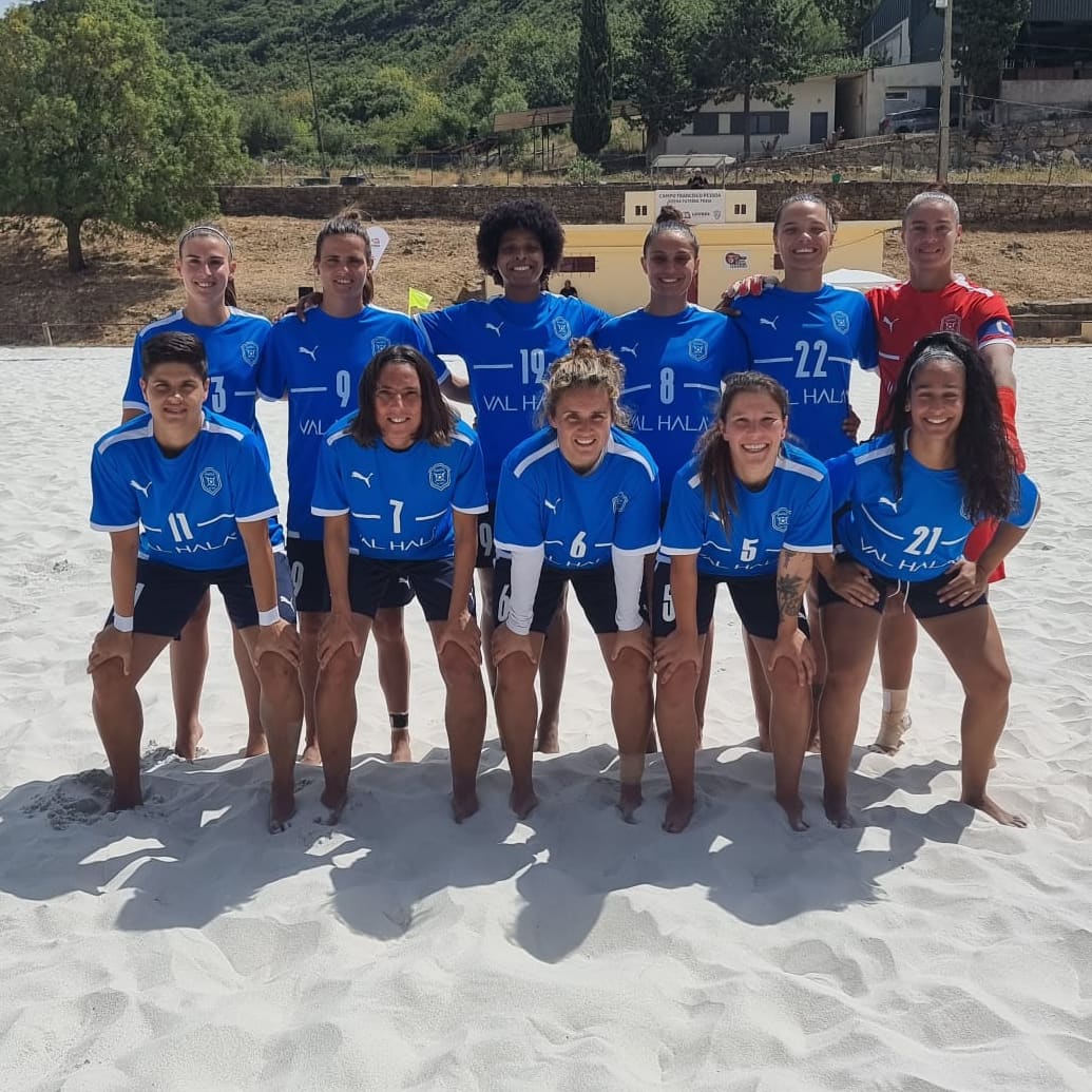 AdPasteis's tweet photo. Este domingo defrontamos o Estoril Praia na última jornada do grupo C do Campeonato Nacional Feminino de Futebol Praia vencendo por 8-0.

Parabéns meninas, pela fase de grupos 100% vitoriosa. Estamos na 4 melhores equipas nacionais pelo 2° ano consecutivo.

Até já, Nazaré! https://t.co/3ftIt3djU7