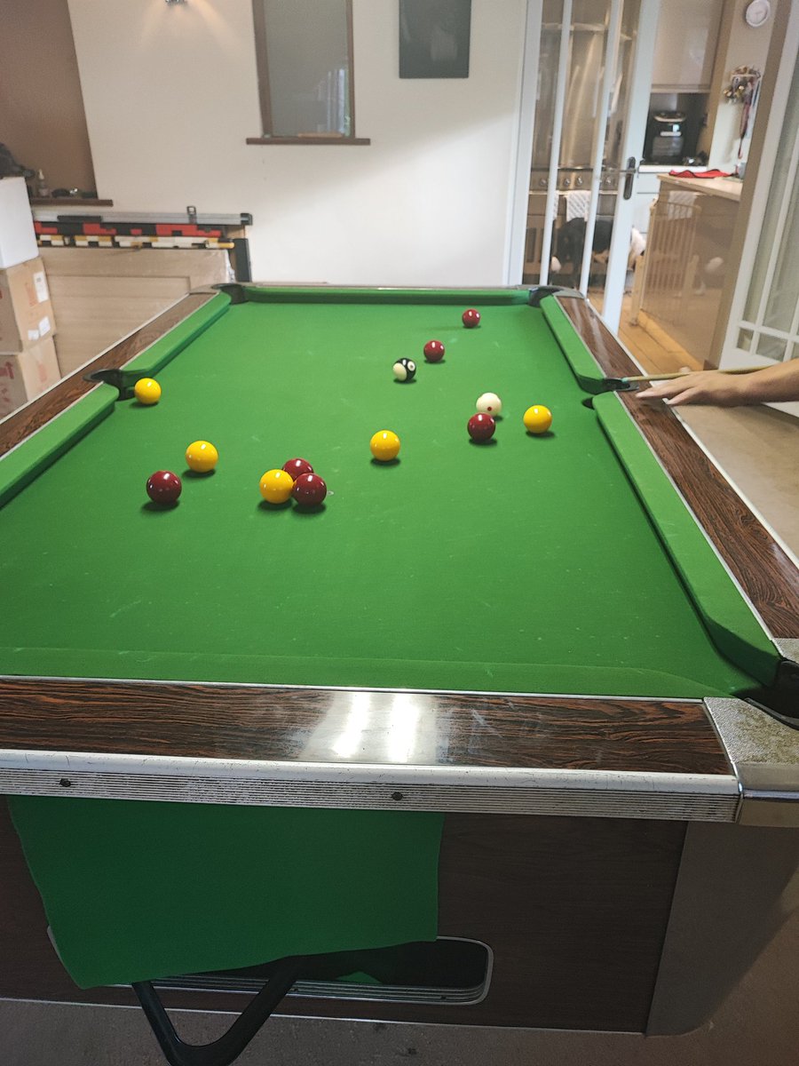 ancliff26's tweet photo. Little bit of practice to bed the tip in . #worldpool #matchpool #ipapool #blackballpool with @PaulLumbard https://t.co/HXCyaJzOlh