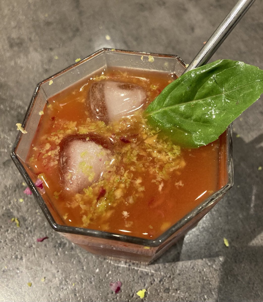 KrisBlackRose's tweet image. Back home from #EstavayerLeLac, prepared my very own #BloodyMary drink: #tomatojuice #vodka #Tabasco #WorcesterSauce, grated #horseradish, grated #limeskin, #celery powder, fresh #basilic, #icecubes. Cheers ⁦@LoriShemek⁩ ⁦@hilton_philip⁩