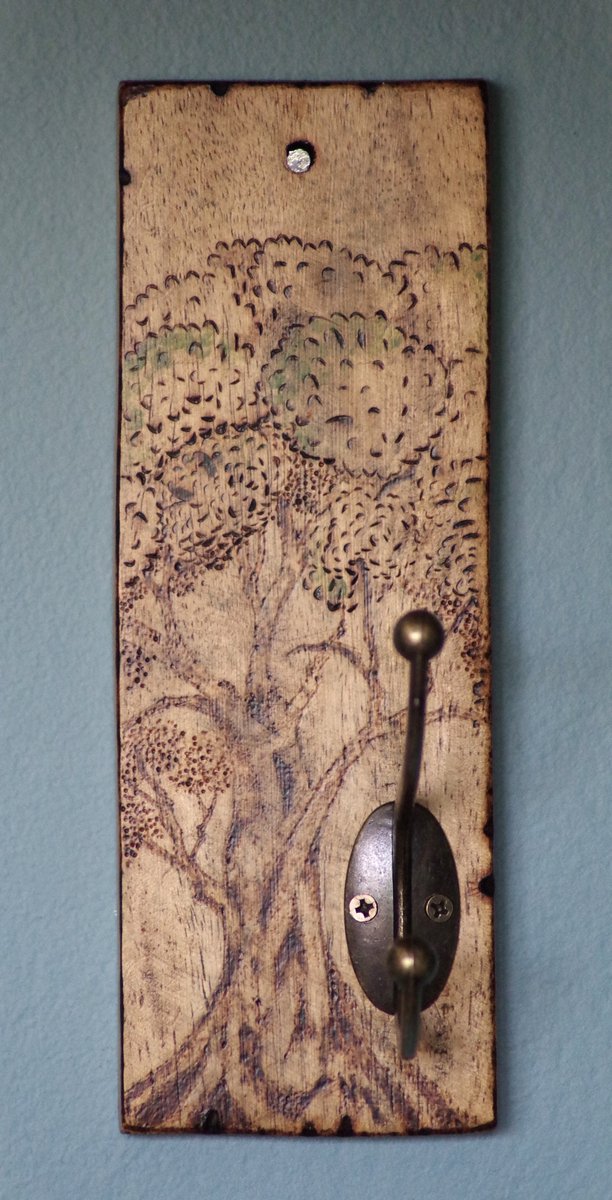 Original4UU's tweet photo. Rustic coat hook hand drawn and burned https://t.co/Ol32MTlZ0r via @Etsy #woodenhook #coathook #cottagestyle #farmhousestyle #rustic #coatrack #kitchenhook #hook https://t.co/MbxVHaXmL3
