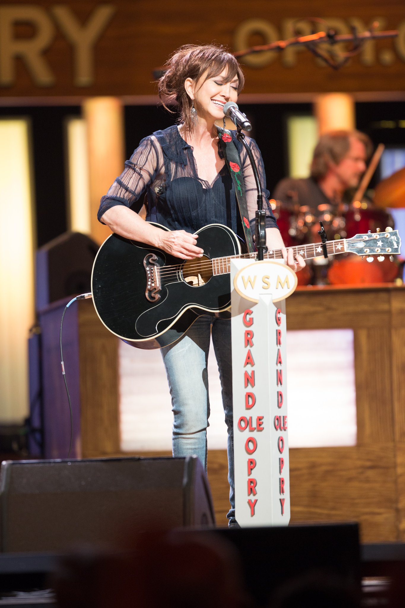Join us in wishing Opry star Pam Tillis a very happy birthday today! 