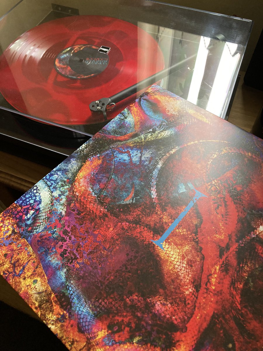 riffscompelme's tweet photo. Now playing: my first listen to Bloodmoon I by @Convergecult and Chelsea Wolfe. Tremendous 🤘 https://t.co/cQPkqIszjm