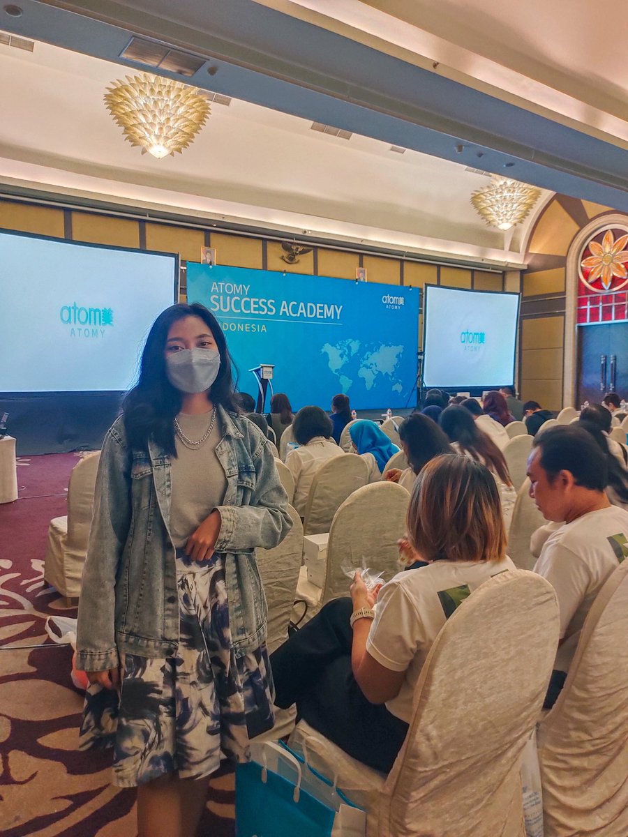 petricious's tweet photo. Grateful bout yesterday at Surabaya💘 #AtomyLife https://t.co/xgD61QygKk