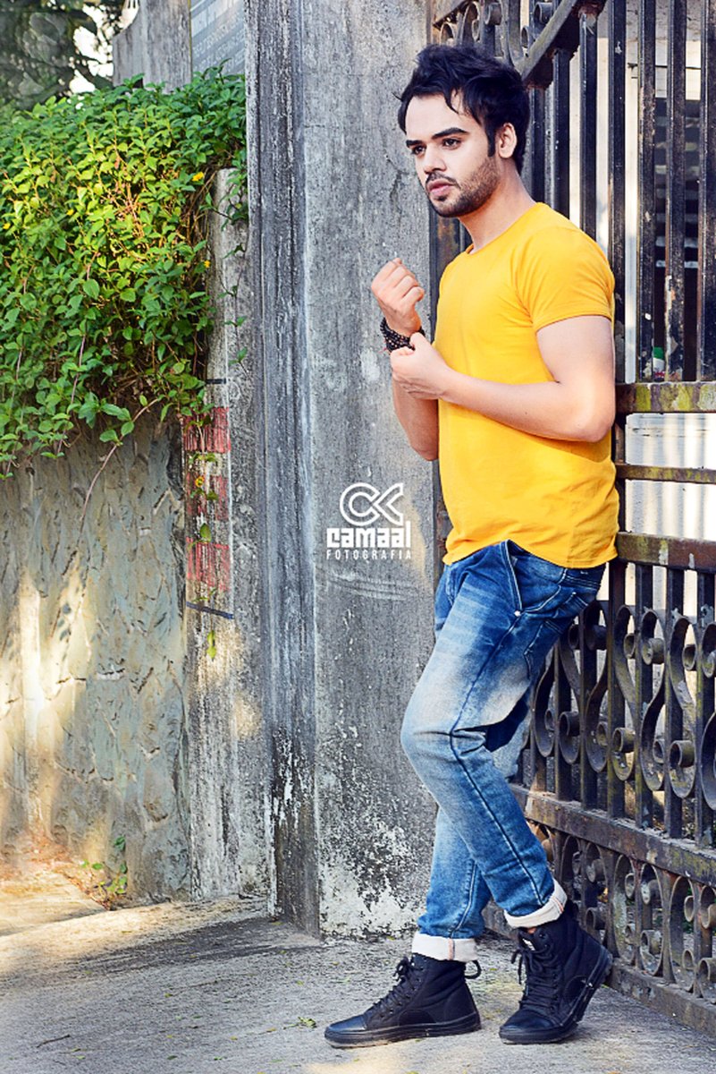 creativocamaal's tweet photo. Please send your Pics & City Name to get an Exclusive Offer : +91-8169641717
#Camaal #Fotografia #CamaalFotografia #Photography #Photographer #Bollywood #Acting #Modelling #Films #WebSeries #Movies #Serials #TVC #Advertising #GarmentShoot #PrintShoot #Mumbai #Delhi #Surat https://t.co/lX2s6GDCLg