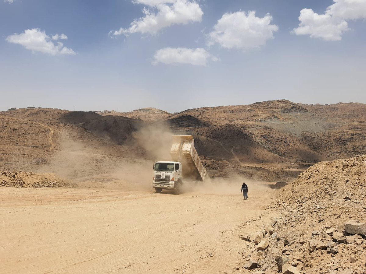 #أمانة_منطقة_الباحة ممثلة بالإدارة العامة للتشغيل بوكالة الخدمات تواصل أعمالها باستكمال فتح الطرق وتمهيدها بمخطط جدرة.