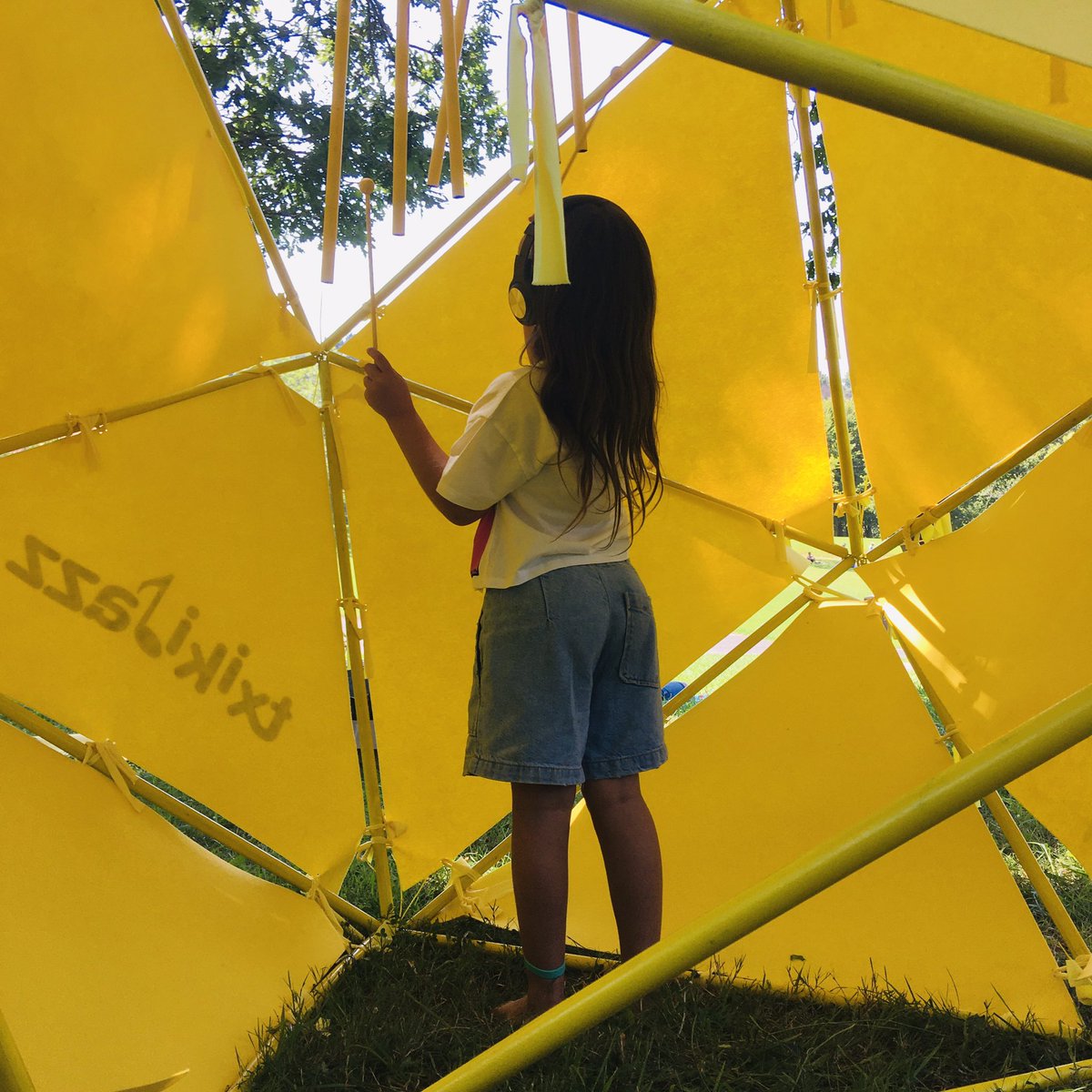 Maushaus_Arq's tweet photo. ‘Ambisonics’ lantegian! qué a gusto hemos estado 😀 mila mila esker denoi!!! #Jazzaldia #Txikijazz #music #icosaedro #solidosplatonicos #cúpulaambisonica #sounds #maths @Chillida_Leku https://t.co/M2XVWncUbP