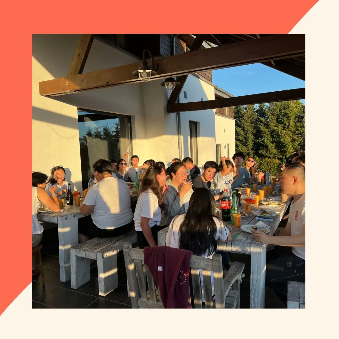 ajcf_fr's tweet photo. #SéminaireAJCF - Notre second séminaire a permis à l’association de renforcer la cohésion entre ses membres actifs, de se rencontrer et de se donner le temps pour mieux se connaître autour de jeux, soirées, d’animations,... 🔥🔥🔥
#AJCF #AJCFCommunity
#SéminaireAJCF2022 https://t.co/qfozQ48plx