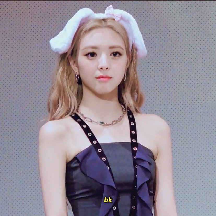 dimitrikaia's tweet photo. Bunny bun bun https://t.co/w2BqDkLJMw