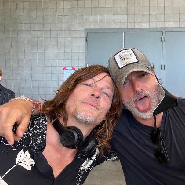 TwiztidWriter's tweet photo. @HeavenlysDiary_ Look how fucking beautiful they are, we needed that reunion...
#SDCC2022 #TheWalkingDead #Rickyl #Leedus https://t.co/So0x6OcUd2