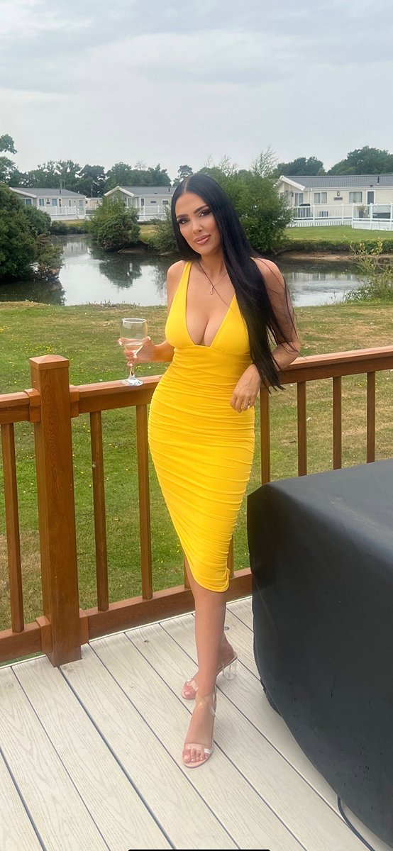 justgemmal's tweet photo. Changed my favourite colour to yellow https://t.co/4no24EMe4l