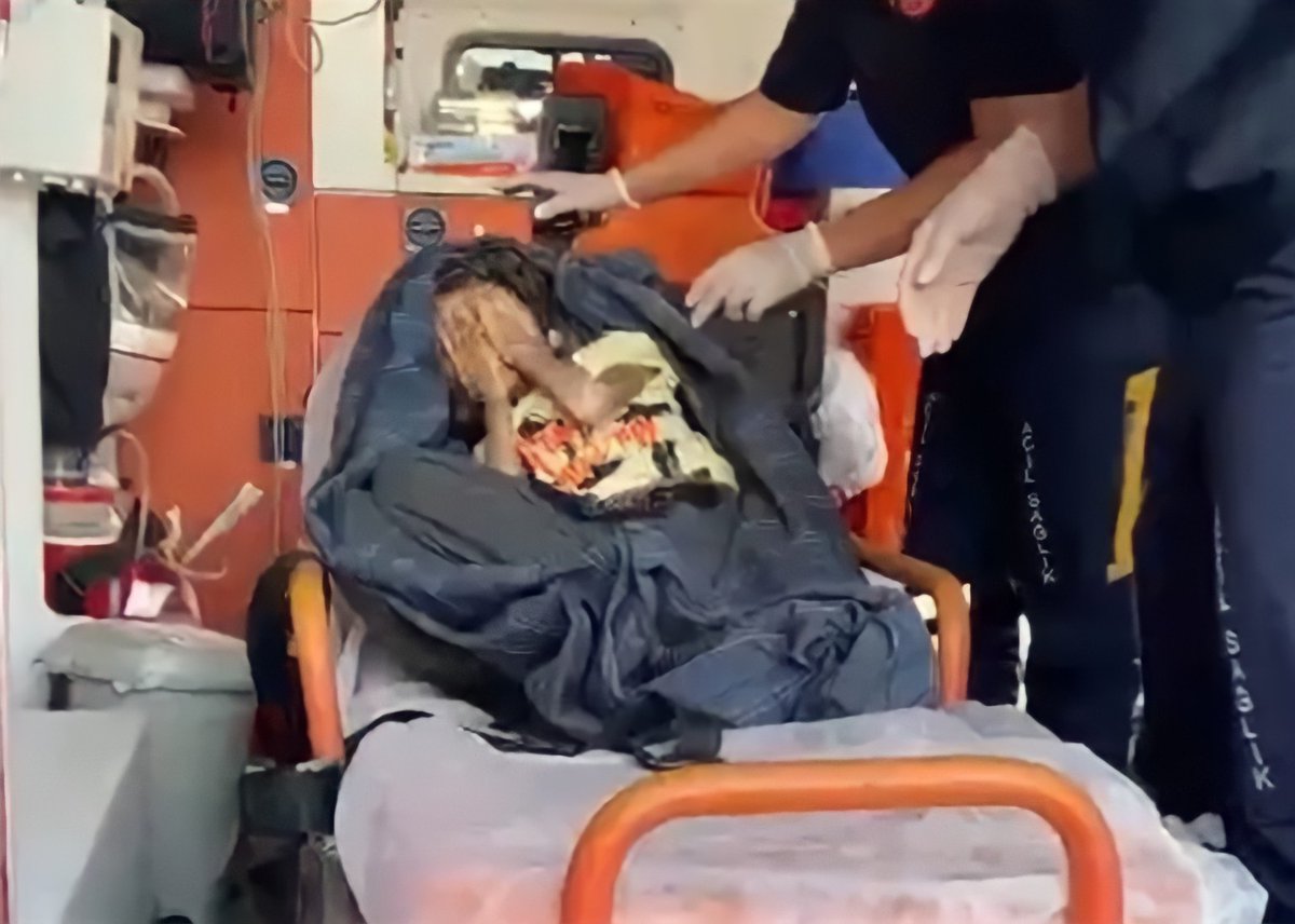 Seni ablasına bırakan sözde annen, muhtemel kendisinden kaçırılan/ya da kendisi aramayan sözde baban, olayın çöp evde olması sebebiyle ihtimal ki çok h.. teyzen (etiği aşmamalıyım), o mahallenin muhtarı, apartman komşuları ve bizler yüzümüzü kapatmalıyız utançtan! Düzeleceksin..