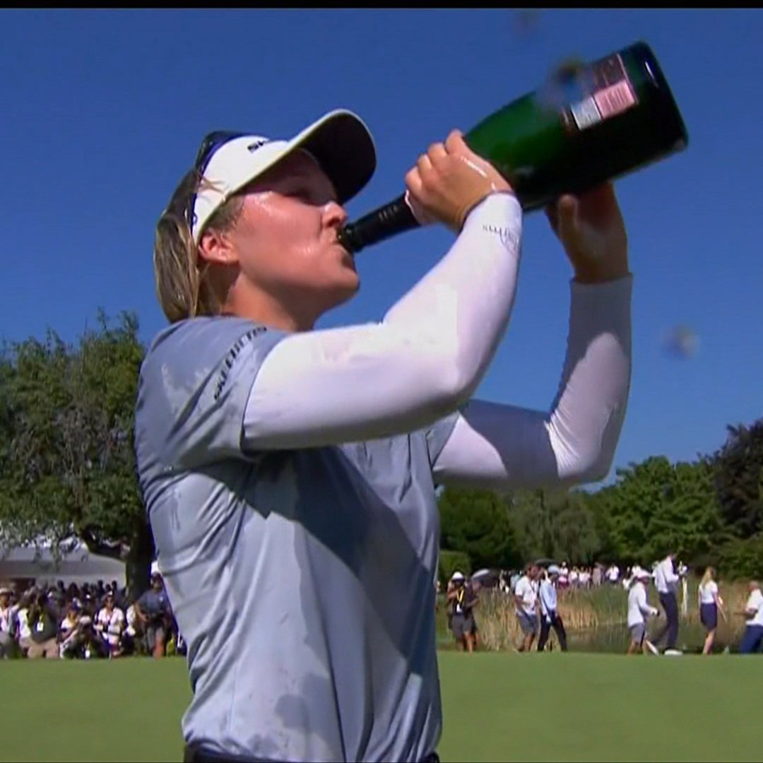 timandfriends's tweet photo. A WALK-OFF BIRDIE ON 18 TO WIN HER SECOND CAREER MAJOR CHAMPIONSHIP!!!

@BrookeHenderson 🇨🇦 wins for a 12th time on the @LPGA tour 🏆👏 https://t.co/dd0MqugPGE