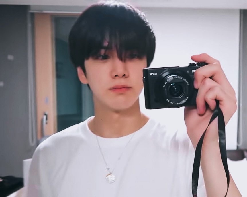 우리 애 얼굴이 이렇게 잘났어요 tweet media
