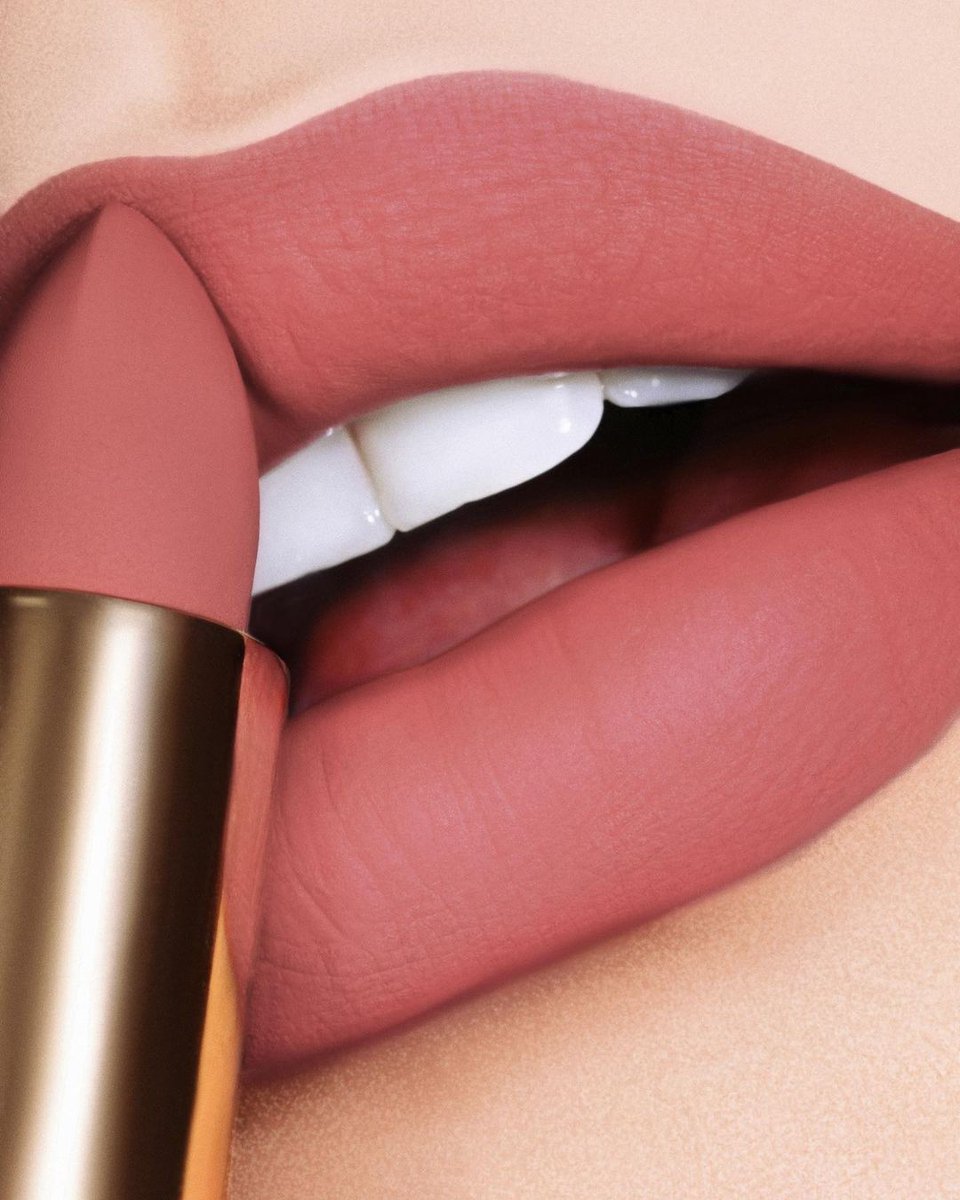 patmcgrathreal's tweet photo. THE PERFECT NUDE ⚡⚡⚡ 'CHRISTY'—a shade as captivating as the LEGENDARY woman who inspired it—the DIVINE @CTurlington ⚡⚡⚡ Shop #MatteTrance Lipstick during the SPRING VIP SALE now at https://t.co/YbyGE7Ocgf
MAJOR LIP by @Rebellebeautyx https://t.co/tHVd7WKba2