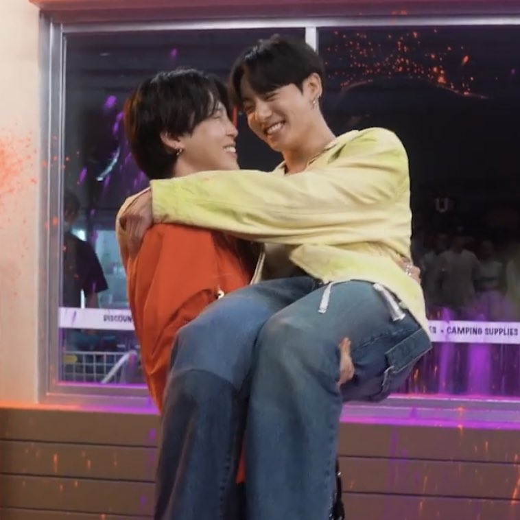joonstudio's tweet photo. cute :( https://t.co/Xs5ihL8Fpd