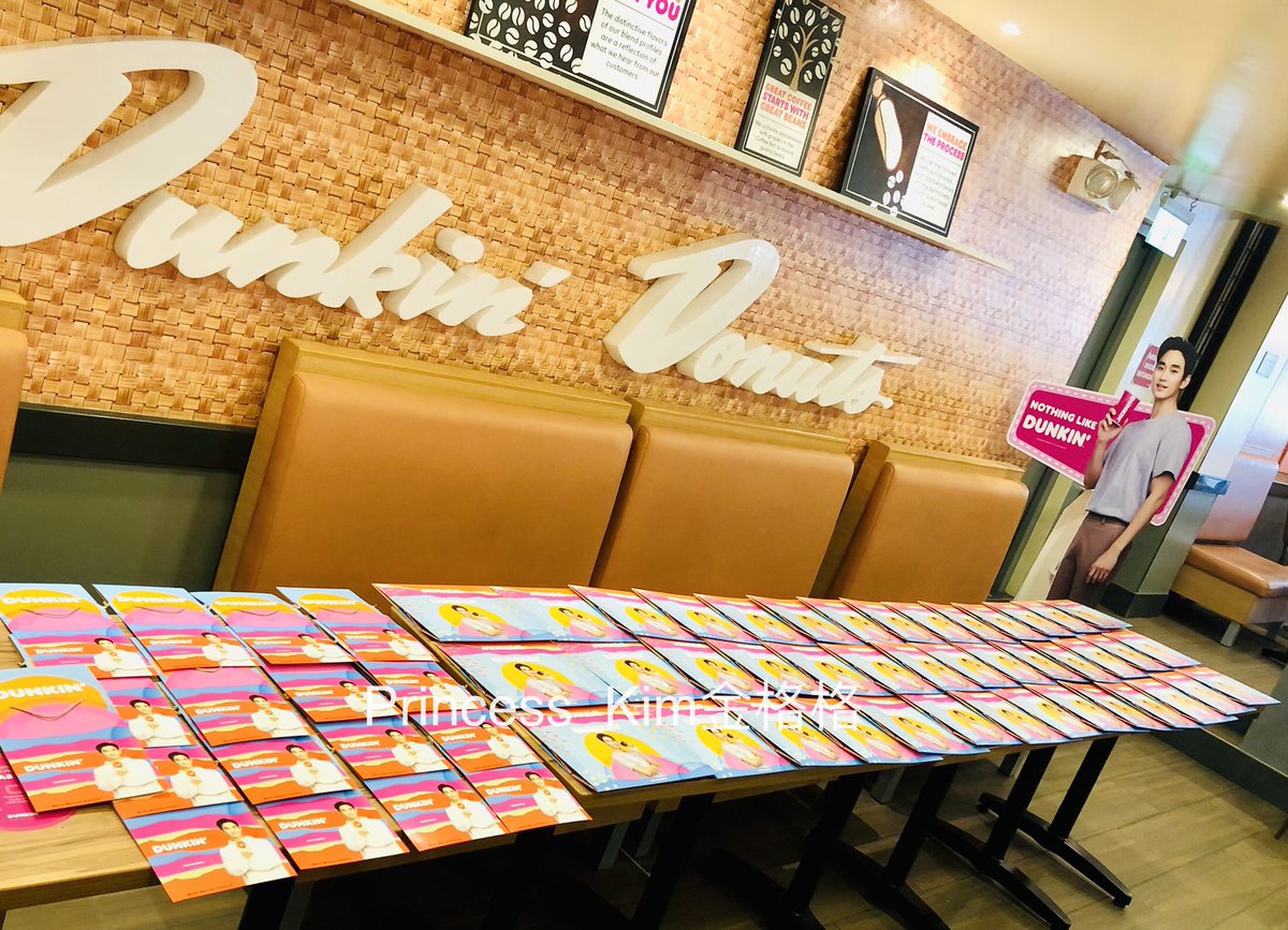 Princess_Kim216's tweet photo. In Celebration of #15YearsWithKimSooHyun Debut Anniversary, fellow Kmoons &amp; I bought around 220 Dunkin’donuts to support Soo Hyun🥰🍩
Then gave the donuts to fellow #KimSooHyun fans, some I met in person for advance celebration🎉
Happy 15th Soo Hyun! We will always support u💕 https://t.co/mQthsZ4H1N