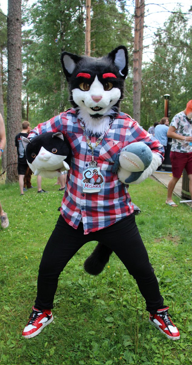 DemonicMik's tweet photo. #TrashCon was an experience
suit 📸 taken by @YeenPeperott

#TrashCon22 https://t.co/B0Boe8XNqP