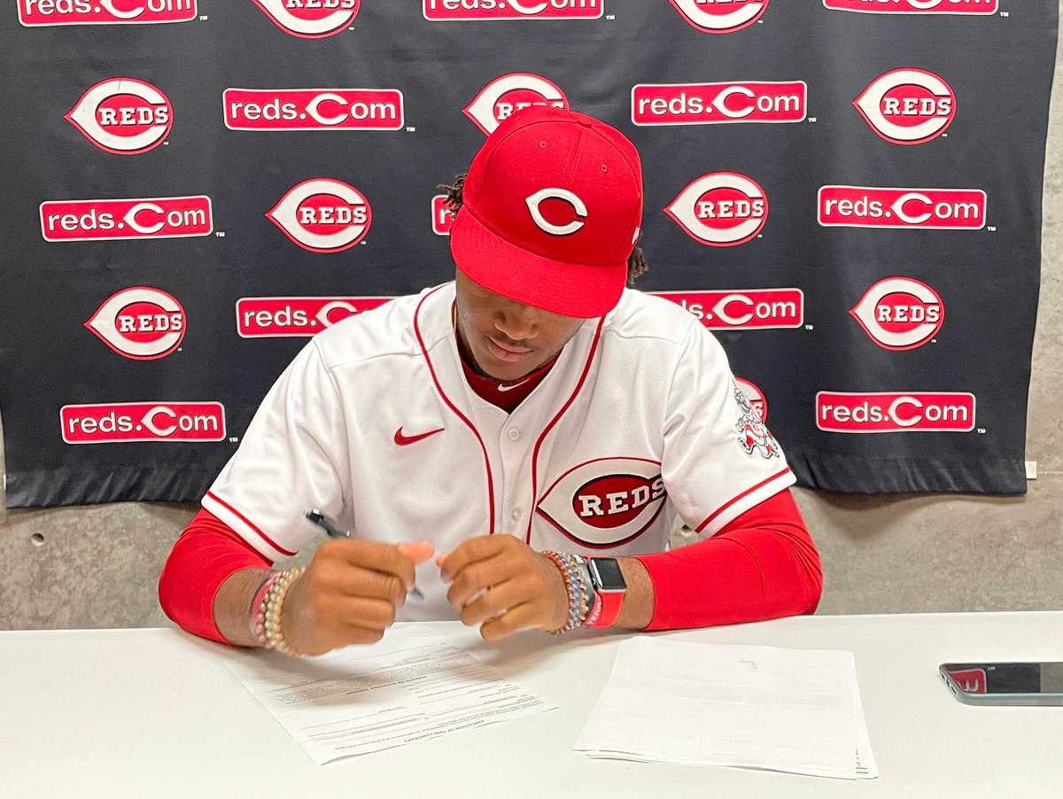 KENYA HUGGINS 🤫 tweet media