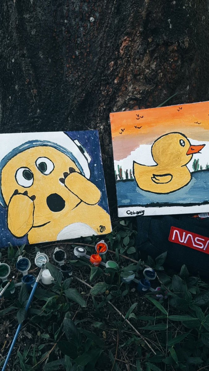 erinaimale's tweet photo. Hari ini ke ME super dadakan, soalny emng susah bgt nyocokin jadwal. Niat traktir utin krn udh lulus di univ x, eh mlah ak ikutan di ksh gift bebek plus pkt kanvas. 
Si pling painting kl kata utin mah wkwk @Justicesaurus dan akhirny kita tau klo kita emng gk pnya bakat ngelukis😭 https://t.co/UvcAeNpfQR